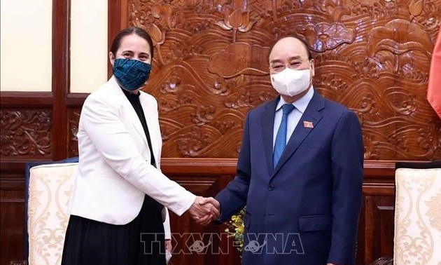 Nguyên Xuân Phuc reçoit l’ambassadrice de Nouvelle-Zélande