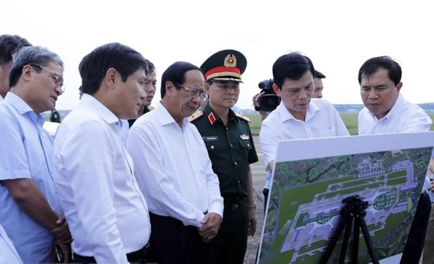 Lê Van Thành inspecte la mise en œuvre de l’aménagement de l’aéroport de Nôi Bài pour la période 2021-2030