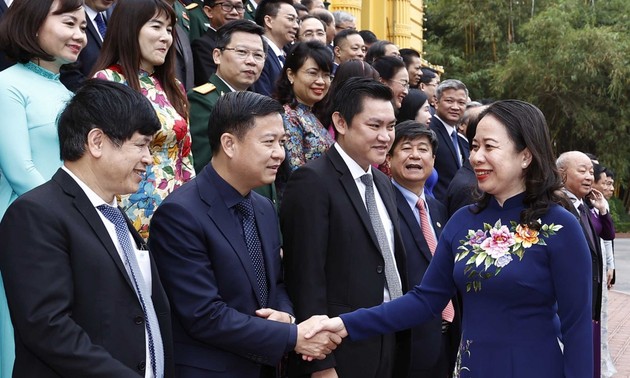 Journée des médecins vietnamiens: Vo Thi Anh Xuân rencontre des représentants du secteur médical