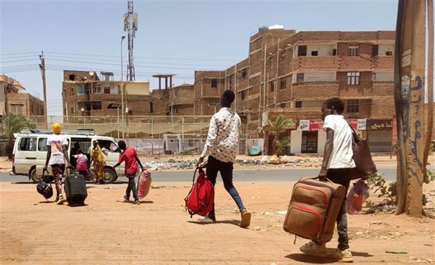 Soudan: combats à Khartoum et toujours aucun couloir pour l'aide humanitaire