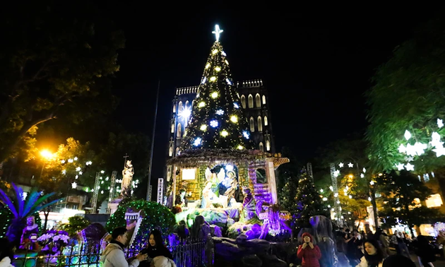 Noël: Une ambiance joyeuse dans tout le pays