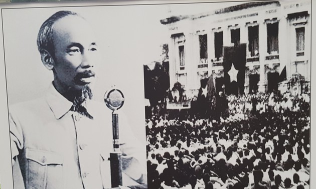 Vernissage de l'exposition de photos “Vietnam - Des victoires qui ont changé le cours de l'histoire mondiale“