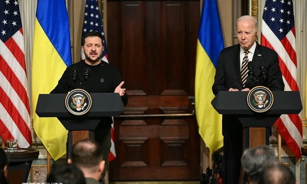 Conflit russo-ukrainien: Biden et Zelensky dessinent une stratégie commune