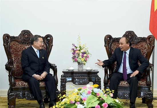 นายกรัฐมนตรีเวียดนาม เหงวียนซวนฟุก ให้การต้อนรับประธานบริษัท TCC ของไทย 