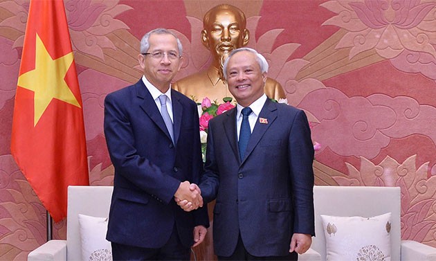 รองประธานสภาแห่งชาติเวียดนาม อวงจูลิว ให้การต้อนรับคณะผู้แทนศาลฎีกาไทย