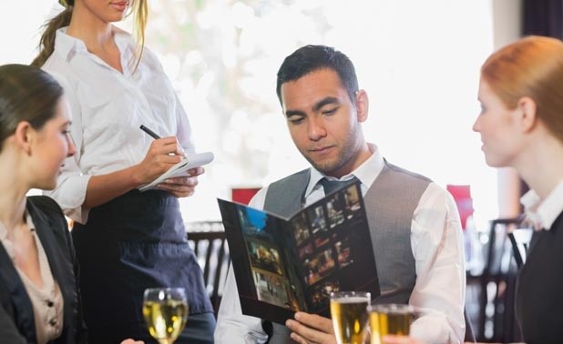 บทที่ 10 ตอนที่ 3 : “เอ๋อ – หญ่า – ห่าง” หรือ “ในร้านอาหาร”