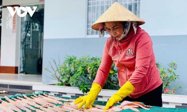 สตรีเผ่าเขมรในจังหวัดจ่าวิงห์ละซ๊อกจังสตาร์ทอัพสร้างฐานะ