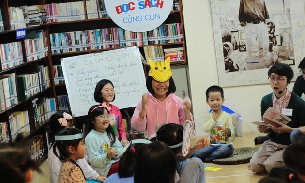 สโมสร “อ่านหนังสือกับลูก” ปลูกฝังความรักในการอ่านหนังสือต่อวัยรุ่น
