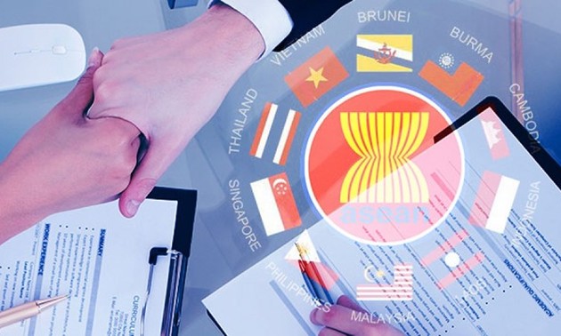 ASEAN announces mid-term review of Economic Community blueprint