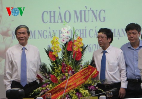 Ông Đinh Thế Huynh chúc mừng VOV, VTV nhân ngày Báo chí Cách mạng