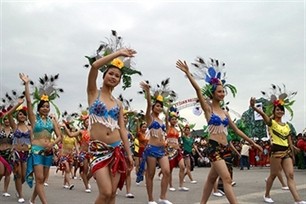 Carnaval Hạ Long và lễ chào mừng Vịnh Hạ Long - kỳ quan thiên nhiên thế giới mới