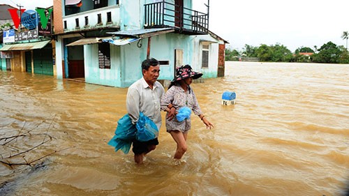 Tập trung khắc phục hậu quả nặng nề của bão số 11 và lũ ở miền Trung 