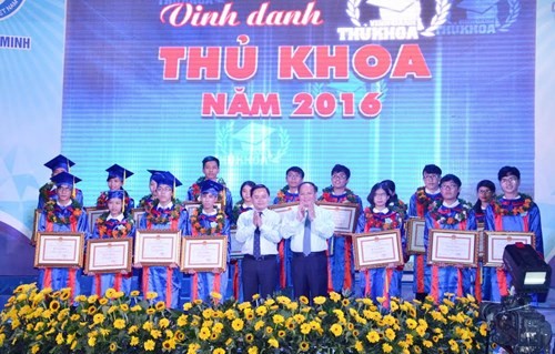 Vinh danh 83 thủ khoa các trường đại học, cao đẳng tại Thành phố Hồ Chí Minh 