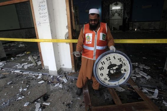 At least 19 killed in attack on Shi'ite mosque in Pakistan