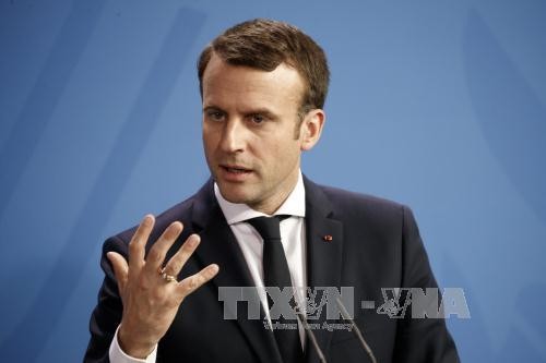 France's Macron calls for talk with Assad to build peace in Syria