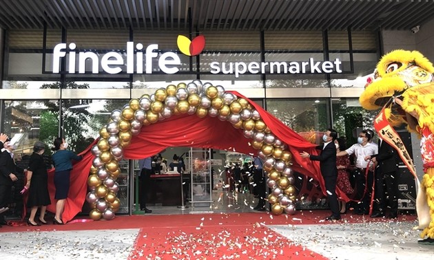 Finelife high-end supermarket opens in HCM city, sells over 17,000 organic, imported items