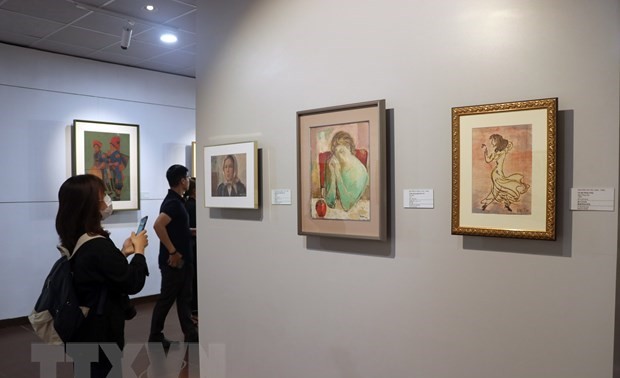 Exhibition of paintings donated by Japanese collector opens in Da Nang