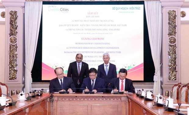 HCM City, Singapore cooperate in urban planning