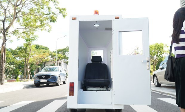 Da Nang’s university makes cabin to transport COVID-19 patients