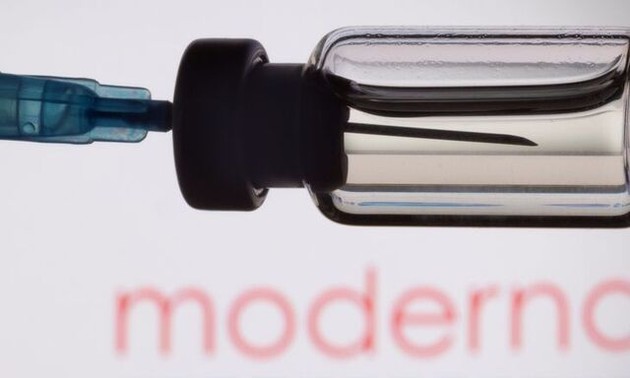 Moderna says Omicron-targeted COVID shot shows better response