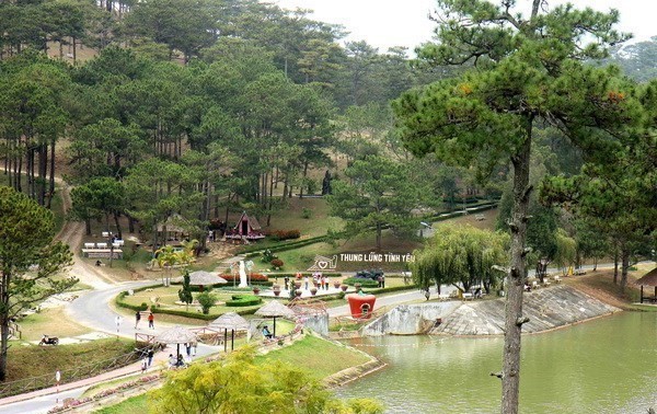 Da Lat listed among world’s best places for binge-worthy dating by Booking.com