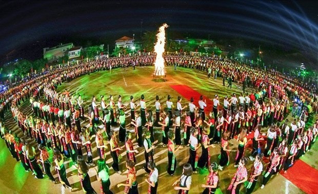 Yen Bai to host ceremony receiving UNESCO certificate on Xoe Thai dance