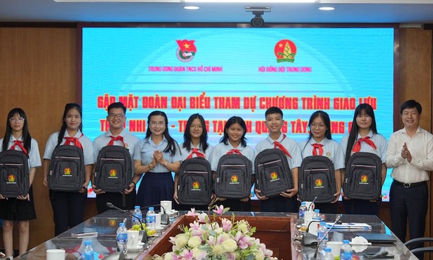 Vietnam-China children's exchange underway in Guang Xi