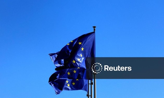 US president applauds positive step in US-EU trade negotiations