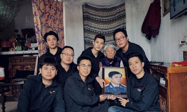 Reuniting martyrs with their families through photographs