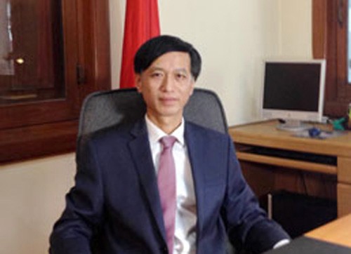 นายเหงวียนเติ๊ตแถ่ง เอกอัครราชทูตเวียดนามประจำประเทศไทยเข้าเฝ้าถวายอักษรสาส์นตราตั้ง