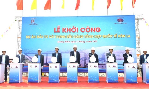Quang Binh breaks ground on 90 million USD Hon La General Port Project