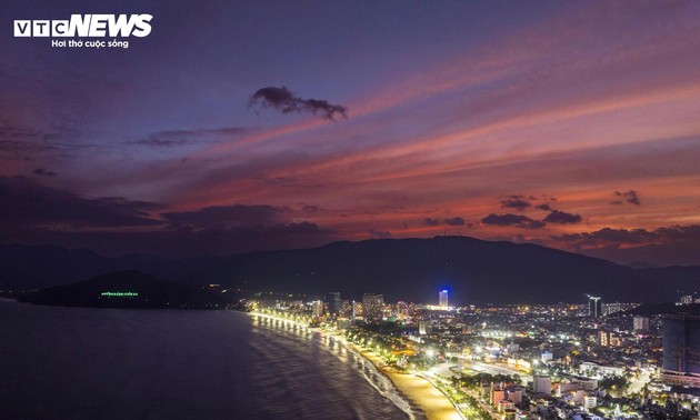 Night falls, Gia Lai’s coast sparkles