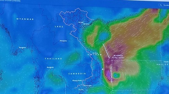 Bão Matmo cách đất liền các tỉnh Bình Định - Khánh Hòa khoảng 260 km