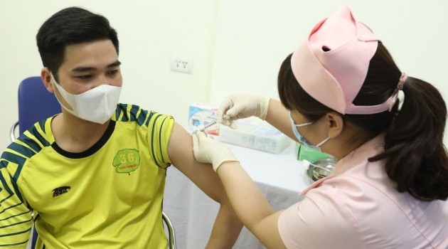 Thêm 15 người tiêm thử nghiệm vaccine COVIVAC phòng COVID-19  