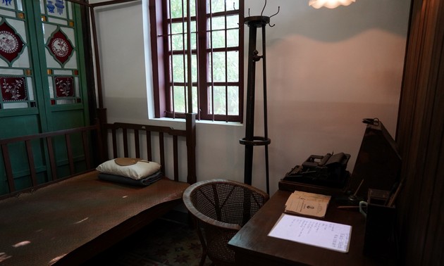   Chủ tịch Hồ Chí Minh và lớp học đầu tiên thời dựng Đảng