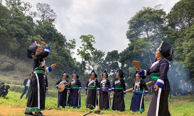 Đàn tròn - hồn cốt văn hóa của người Pa Dí