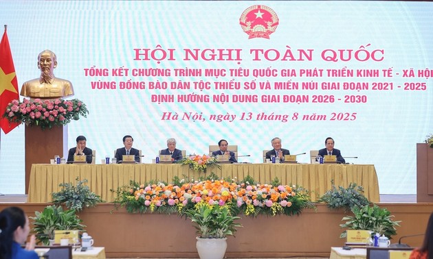Phát triển toàn diện kinh tế - xã hội vùng đồng bào dân tộc thiểu số và miền núi
