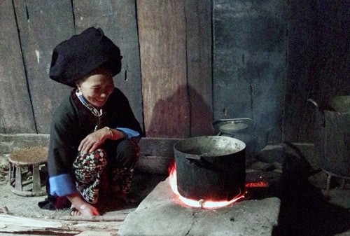 Очаг в культурной жизни группы народности Зяо Кхау