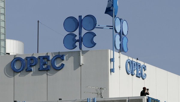 ОПЕК решила не снижать добычу нефти