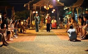 ស្តាប់កំសាន្ត bai choi នៅHoi An។