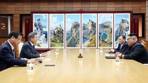 韩国总统文在寅通报与朝鲜领导人金正恩的会晤结果