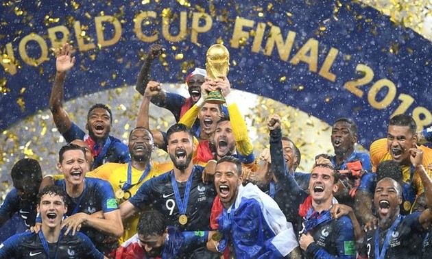 与听众继续聊世界杯