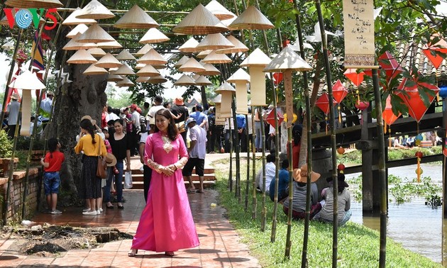 ភូមិស្រុក Thua Thien Hue អភិវឌ្ឍន៍ទេសចរណ៍