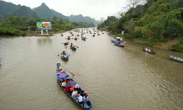 បើកបុណ្យដើមនិទាឃរដូវនៅទូទាំងប្រទេស