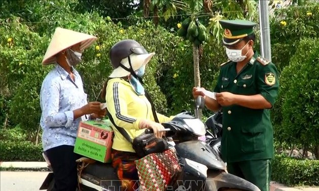  ខេត្ត Kien Giang ត្រៀមខ្លួនរៀបចំវិធានការត្រួតពិនិត្យនិងដាក់នៅដាច់ដោយឡែកជនវៀតណាមនៅបរទេសដែលឆ្លងច្រកទ្វារព្រំដែន