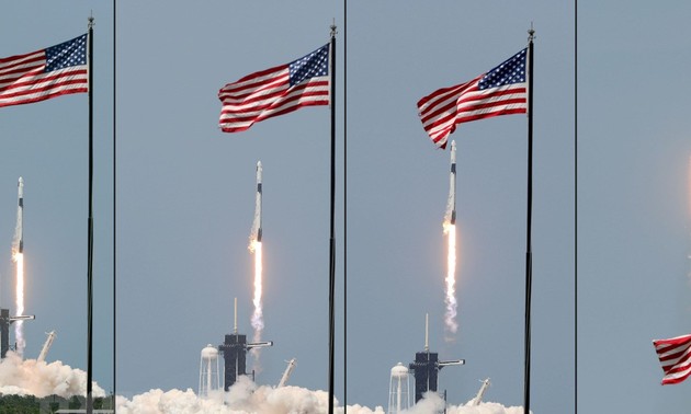 SpaceX បាញ់បង្ហោះយានអវកាសជាប្រវត្តិសាស្ត្រ CrewDragon