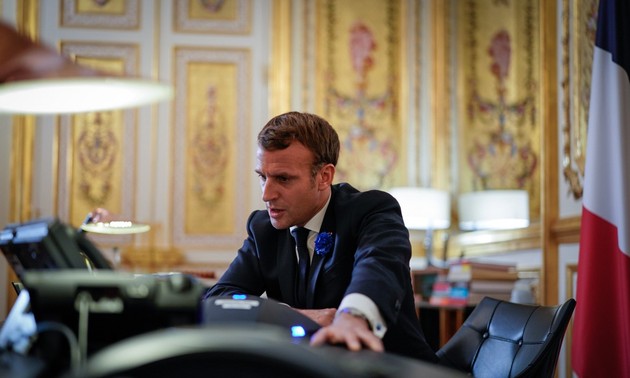 ប្រធានាធិបតីបារាំងលោក Emmanuel Macron ធ្វើកិច្ចសន្ទនាតាមទូរស័ព្ទ ជាមួយប្រធានាធិបតីអាមេរិកថ្មី លោក Joe Biden