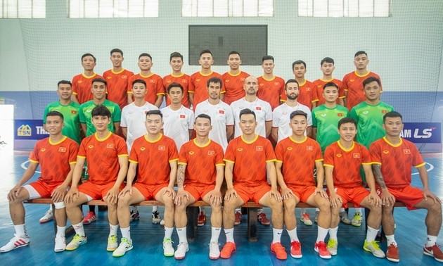 ក្រុមបាល់ទាត់ជម្រើសជាតិ Futsal វៀតណាម​ត្រៀម​ប្រកួត​ពានរង្វាន់​ជើងឯកអាស៊ីអាគ្នេយ៍ និងអាស៊ីឆ្នាំ ២០២២