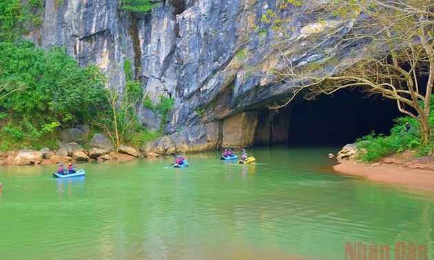 អញ្ជើញទស្សនា Quang Binh - គោលដៅទេសចរណ៍រូងភ្នំដ៏ស្រស់ស្អាតបំព្រង