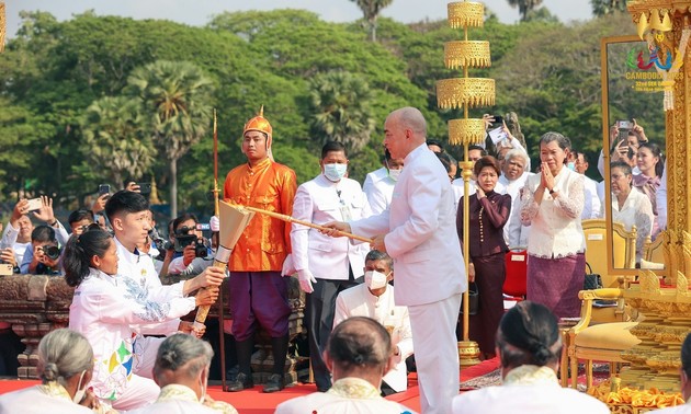 កម្ពុជាចាប់ផ្ដើមដុតបំភ្លឺភ្លើងគប់កីឡាស៊ីហ្គេមលើកទី៣២